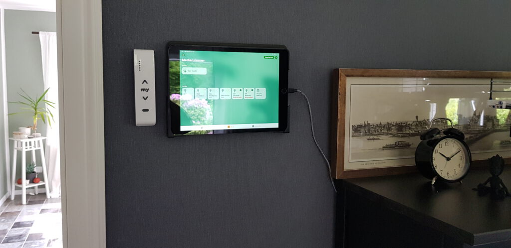 HomeKit Steuerzentrale Wandmontage